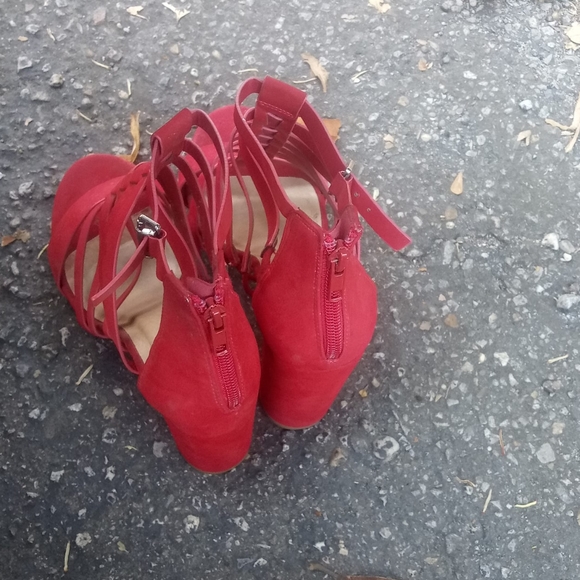 Open toe heels - Picture 2 of 4